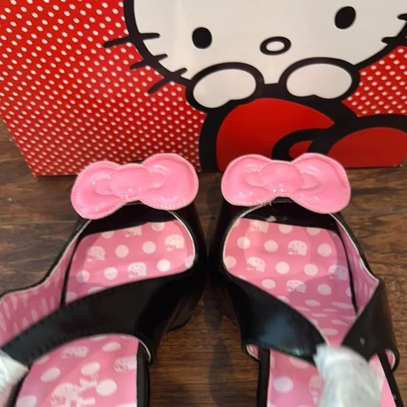 New Hello Kitty Black and Pink Heels Bow, Size 6, Vintage Rare! - Picture 6 of 10